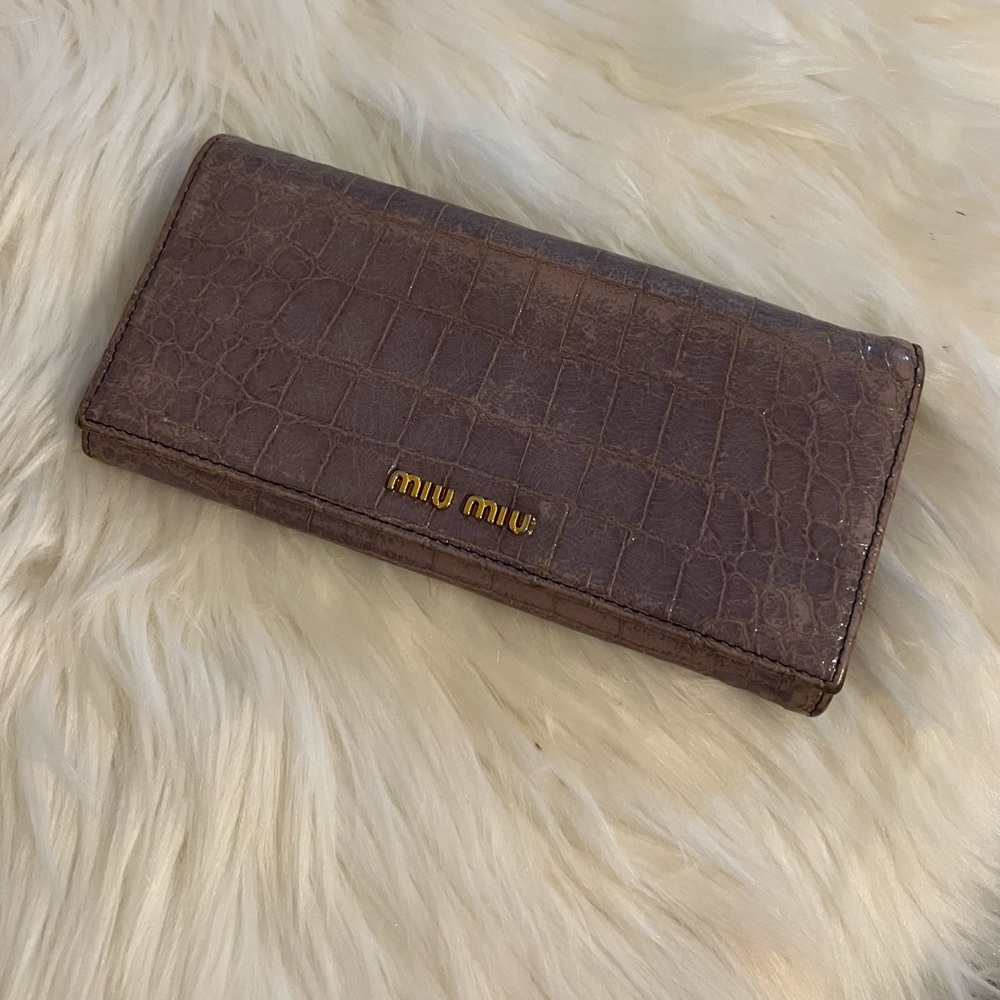 💓MIU MIU PURPLE DISTRESSED CROC WALLET LEATHER SUPER CUTE!